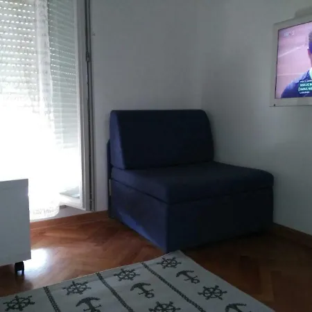 Ivo Apartman *